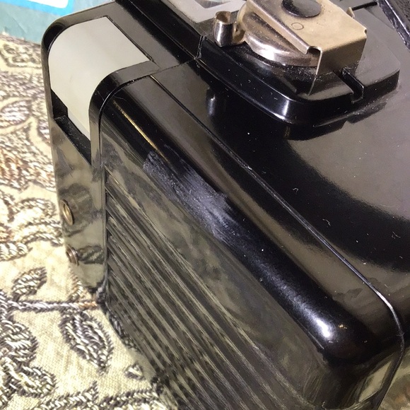 Vintage 1949 - 1961 Kodak Brownie Hawkeye Camera with book Photographer display - Picture 5 of 7